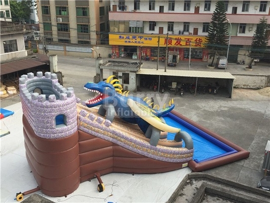 Industrieel Dragon Inflatable Water Slide 15X11X8M 0.9mm het Geteerde zeildoekmateriaal van Pvc