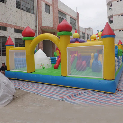 Kindvriendelijk opblaasbaar pretpark met bedrukte buitenspeeltuin Opblaasbaar springkasteel