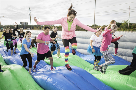 Pvc Tarpaulin Commercial Insane 5km opblaasbare run met luchtblazer voor evenementen Commercial