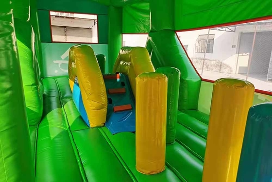 Commerciële volwassenen kinderen pastelfeest schoolbus springhuis met kleine glijbaan en hindernisbaan