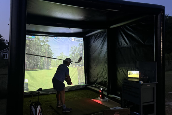Draagbare golftrainingskooi opblaasbare golfsimulator projector schiettent met scherm