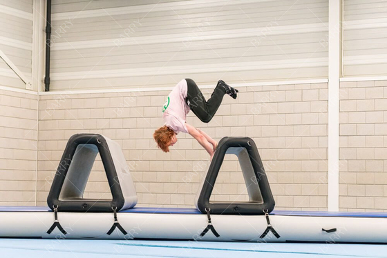 Custom Trampoline Park Air Track Kid Ninja Warrior Obstakelbaan Air Obstakel Parkour
