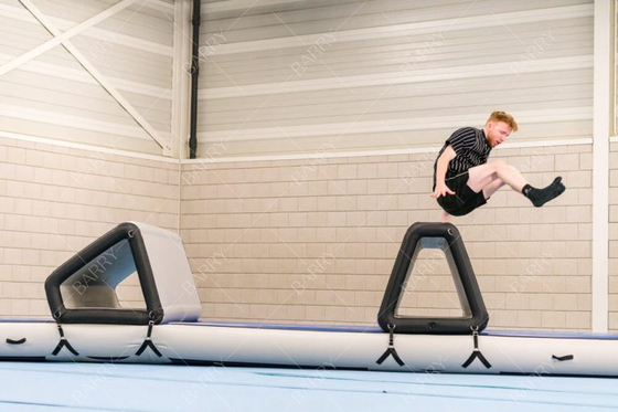 Custom Trampoline Park Air Track Kid Ninja Warrior Obstakelbaan Air Obstakel Parkour