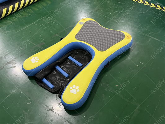 Hoge stabiliteit Niet-glijdende opgegradeerde treden opblaasbare draagbare drijvende hondenboot oprit zwembad ladder opblaasbare waterhonden pup plank