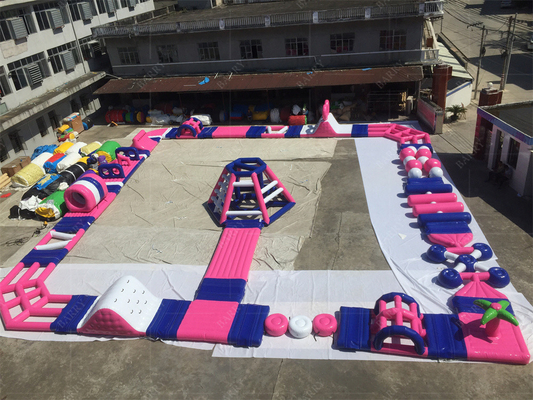 Waterplezier met onze opblaasbare drijvende waterpark en luchtblazer.