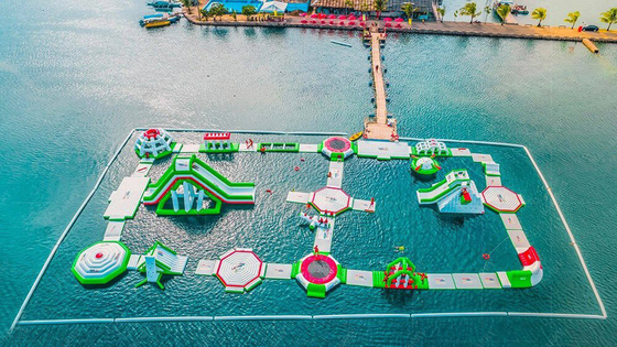 UV-bestendige anti-UV opblaasbare waterfunzone met luchtblazer accessoires