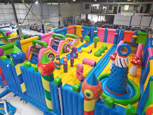 Custom World'S Biggest Kids Indoor Bounce House Theme Park Opblaasbare speeltuin