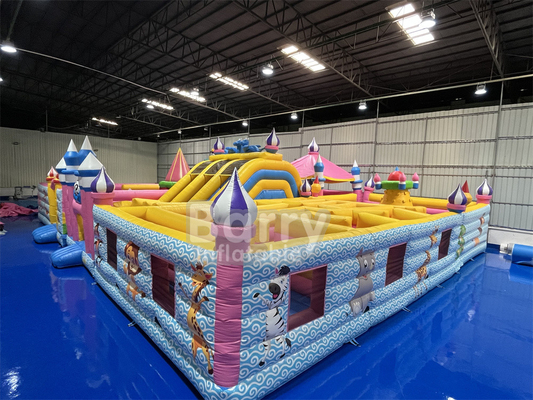 Indoor opblaasbare speeltuin Blow Up Water speeltuin Drijvend op het meer zwembad