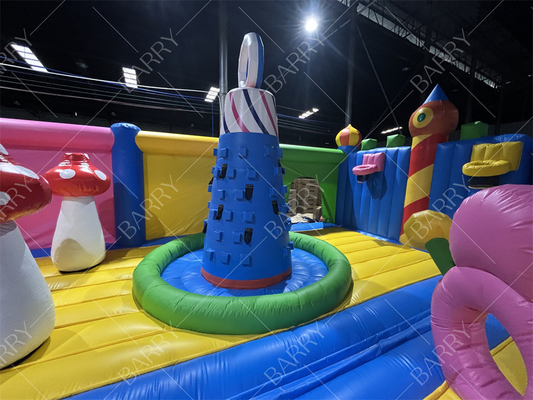 Buiten waterpark opblaasbaar water speeltuin pretpark binnen speeltuin trampoline park