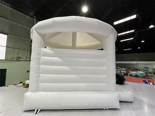 5x4.5x4.5m Witte Opblaasbare Binnenspeelkussens Met Dak Opblaasbare Springkastelen Voor Bruiloft