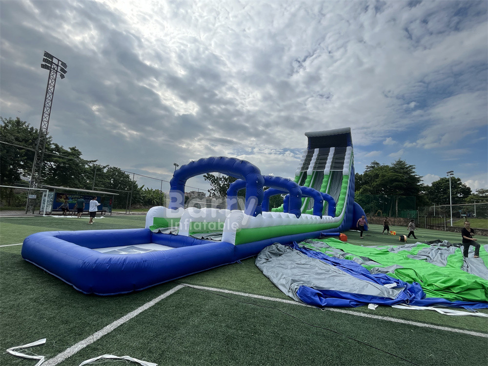 Commerciële kwaliteit op maat gemaakt 30x9x13m Wave Reus Opblaasbare waterglijbaan Voor kinderen Volwassenen Warm In 5km Opblaasbare Run