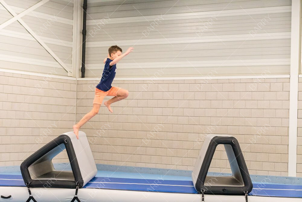Custom Trampoline Park Air Track Kid Ninja Warrior Obstakelbaan Air Obstakel Parkour