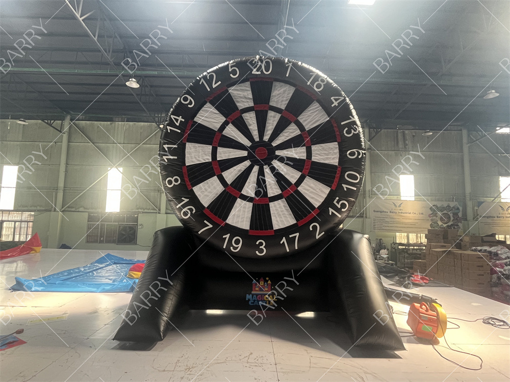 4.5mH Hoogwaardige Opblaasbare Voetbal Darts Opblaasbare Voetbal Darts Voet Dartbord Met Klittenband Ballen