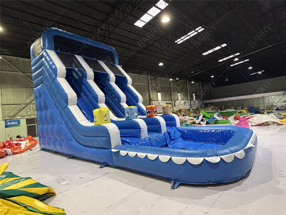 Commerciële Blauwe Golf Kinderen Achtertuin PVC Opblaasbare Glijbaan Met Zwembad Voor Thuisgebruik