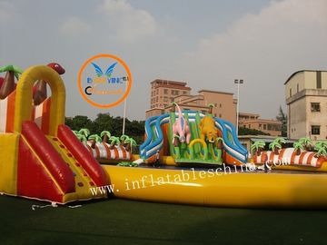 Openlucht Opblaasbaar Waterpark met Dia Reuzedinosaurussen die Waterpark verbazen