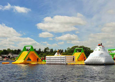 Het waterdichte Opblaasbare Waterpark voor Overzees, koopt het Drijvende Materiaal van het Waterpark