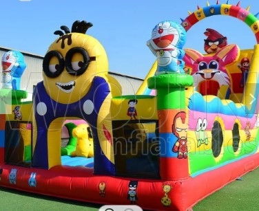 Cartoon thema groot opblaasbaar springkasteel verjaardagsfeest springhuis