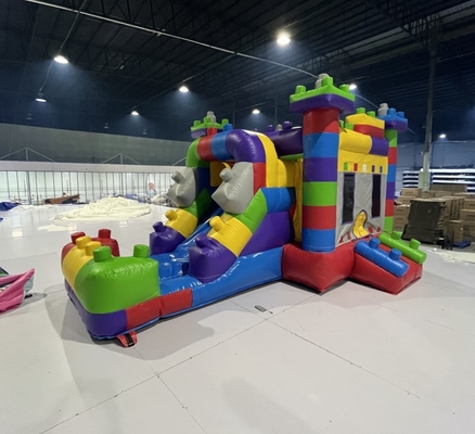 Tarpaulin commerciële springhuizen met glijbanen amusement springkasteel combo