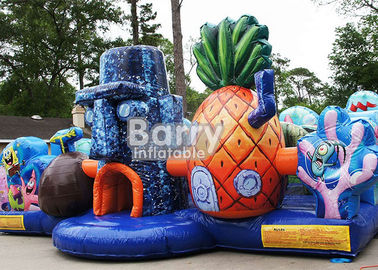 Huis van de binnenplaats het Opblaasbare Sprong voor Opblaasbare Spongebob de Peuterhindernis van Playland