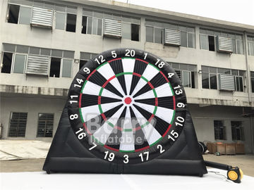 De openlucht Opblaasbare Interactieve Spelen Aangepaste Reuzepijltjes van de Dartboardvoetbal