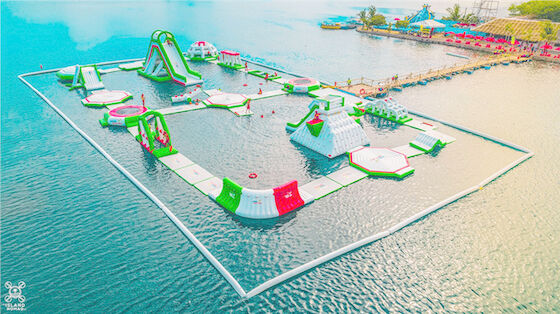 Spelen van het het Waterpark van de volwassenen de Opblaasbare Drijvende Hindernis met TUV Certificaat