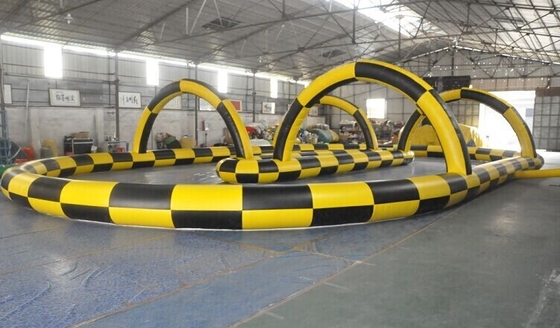 18x16x3m de Opblaasbare de Balgo-kart van Zorb van het Rasspoor het Rennen Cursus van de Spelhindernis