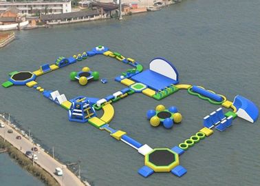 Opwindende het Parkhuren van het Binnenplaats Opblaasbare Water, Slag - omhoog Waterpark voor Volwassenen